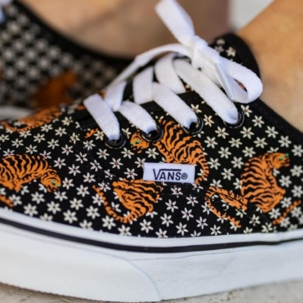 Vans Authentic Tiger Floral Shoes Womens Sneaker - Picture 3 of 7
